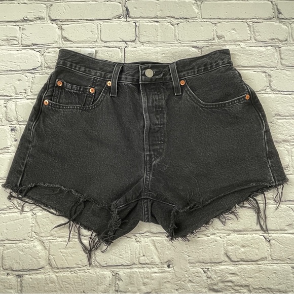 Women’s Levi’s 501 Original High Rise Short Lunar Black Size 28 - Picture 1 of 9